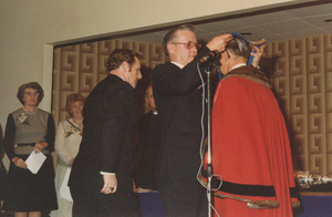 No.3 Handing Over The Chain